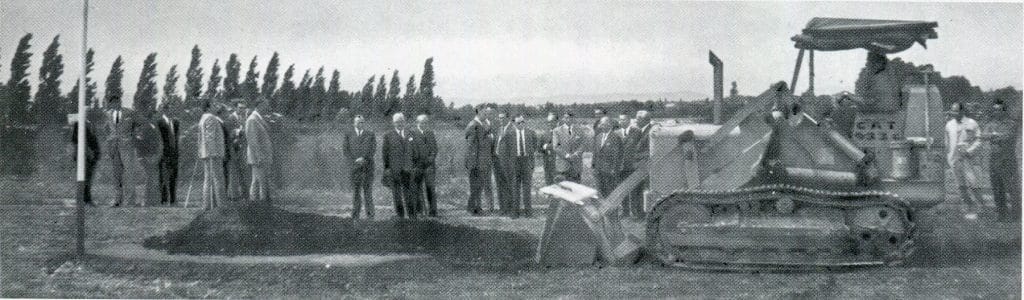 Firmenchronik: Spatenstich zur Errichtung des Eumig-Werks in Wiener Neudorf 1971